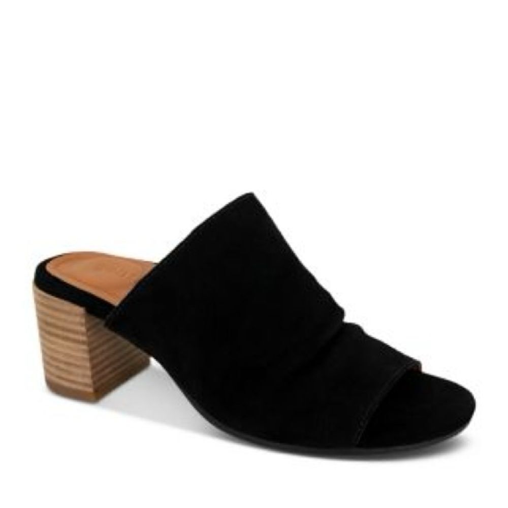Gentle Souls by Kenneth Cole
Women's Chas Heeled Slide Sandals
